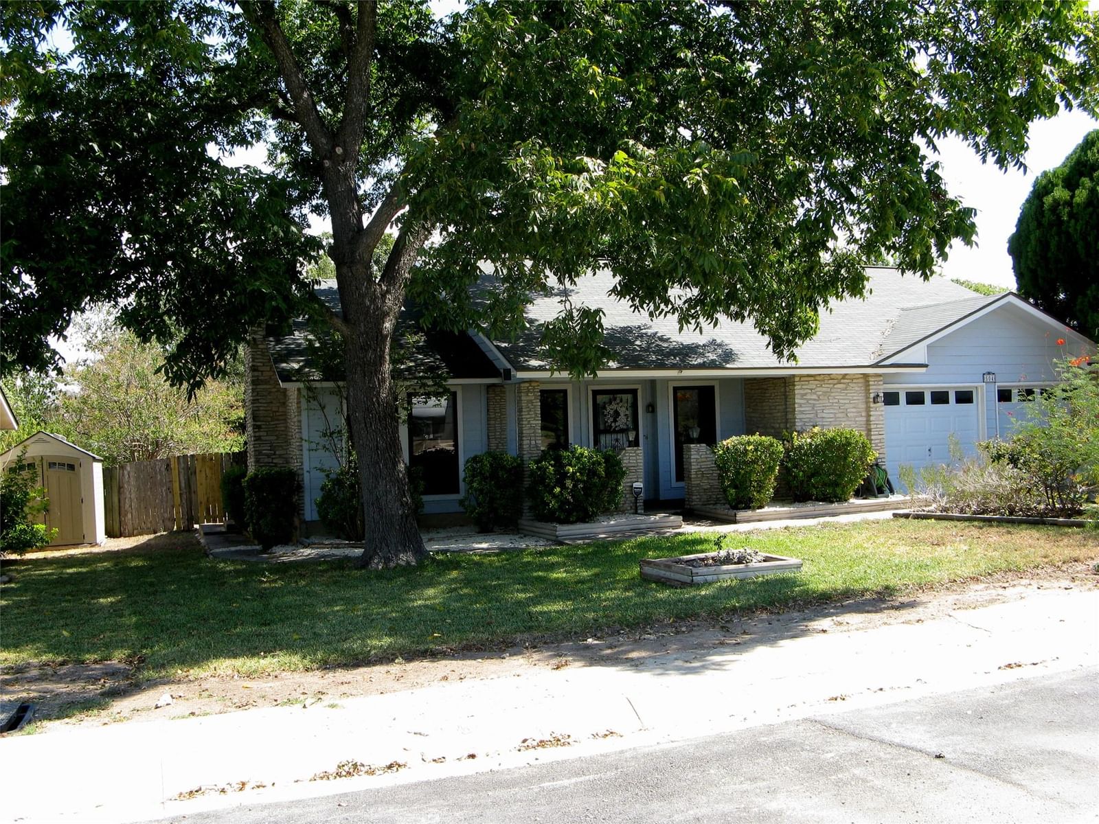 504 Greenway DR - Photo 1
