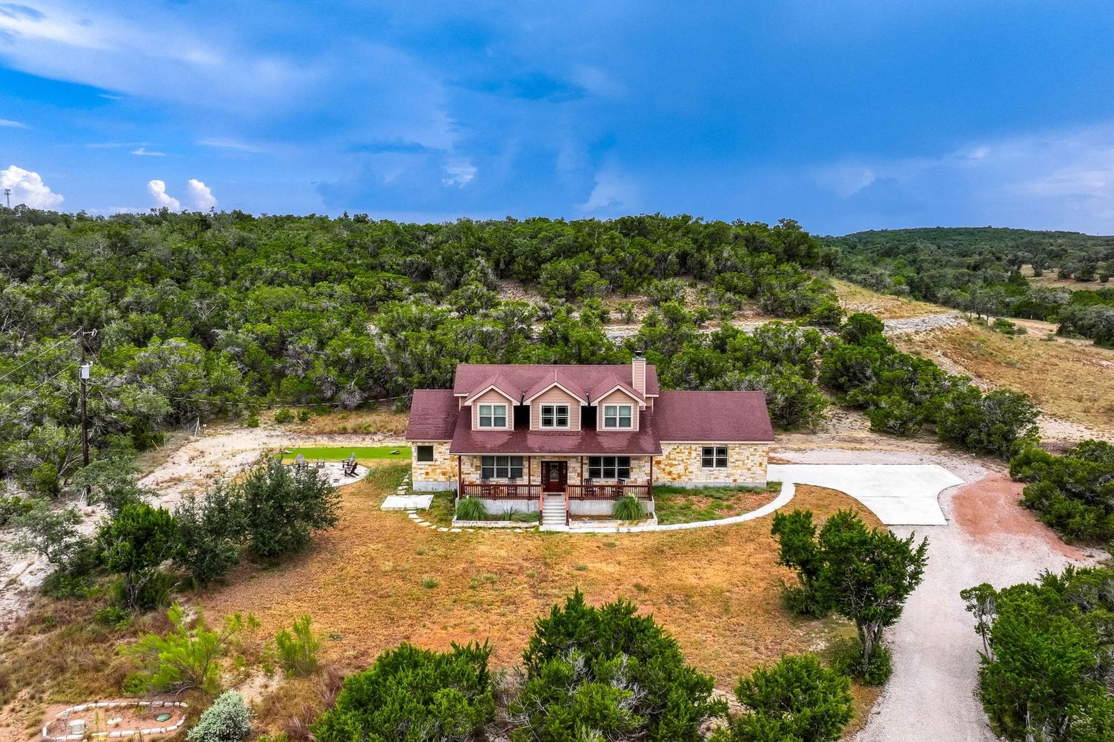 441 Eagle LN - Photo 1