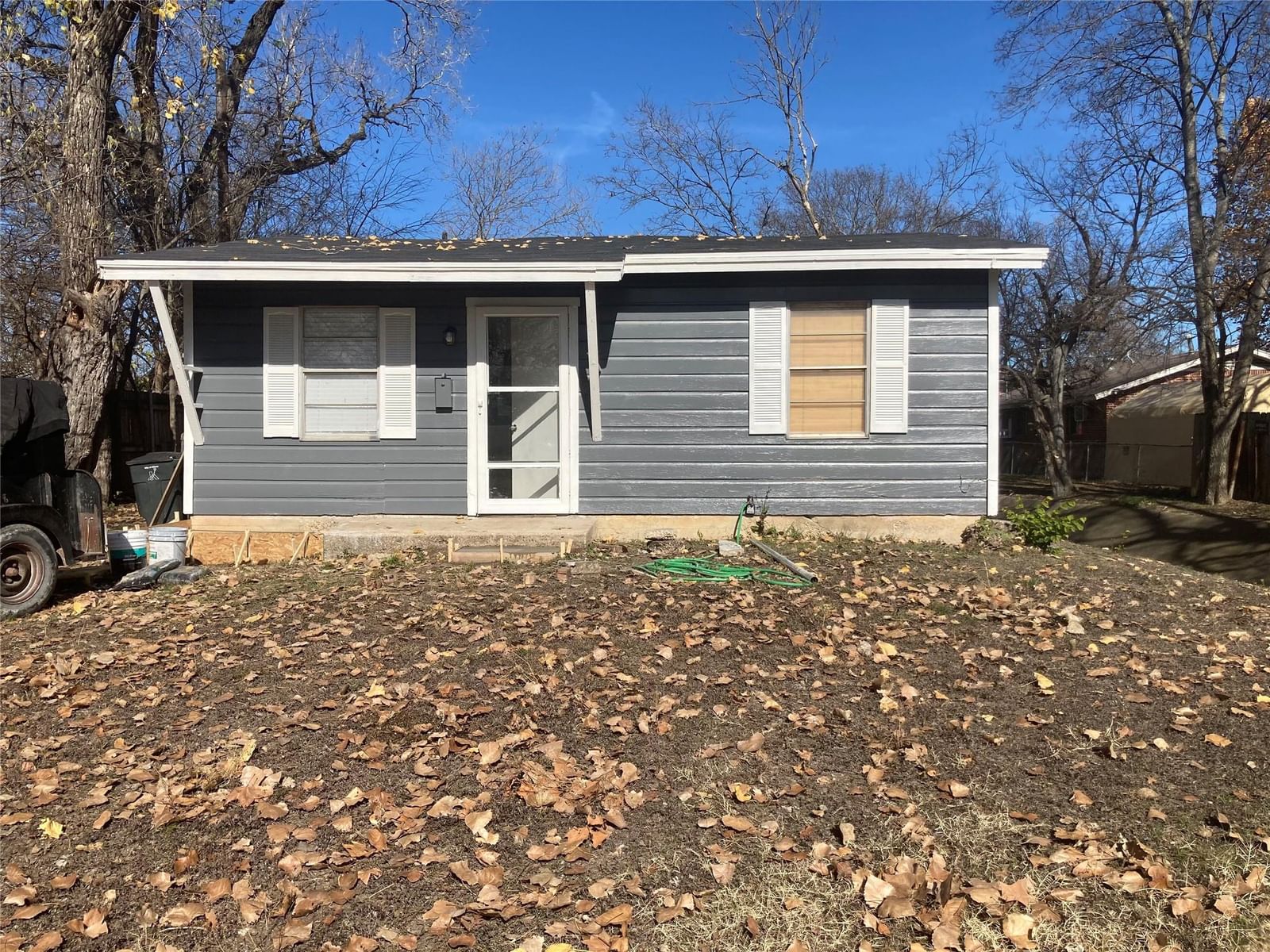 205 E Hoover Ave - Photo 1