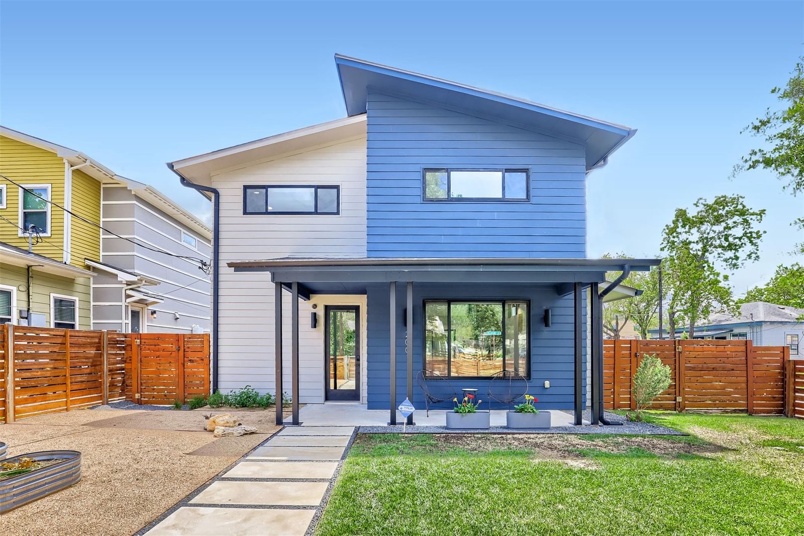 2001 Sl Davis Ave - Photo 1