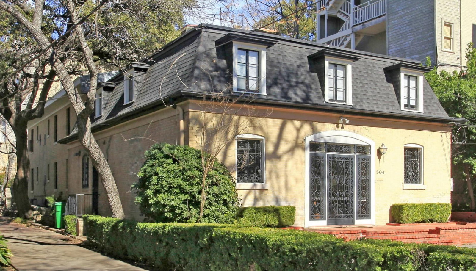 504 7th ST - Photo 1