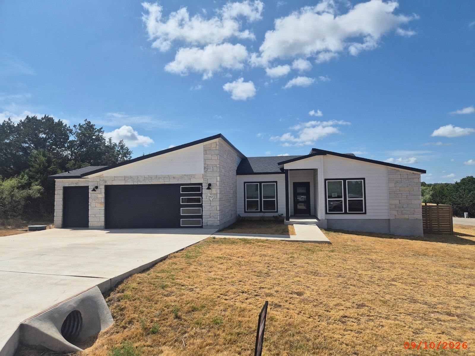 21905 Redbird DR - Photo 1