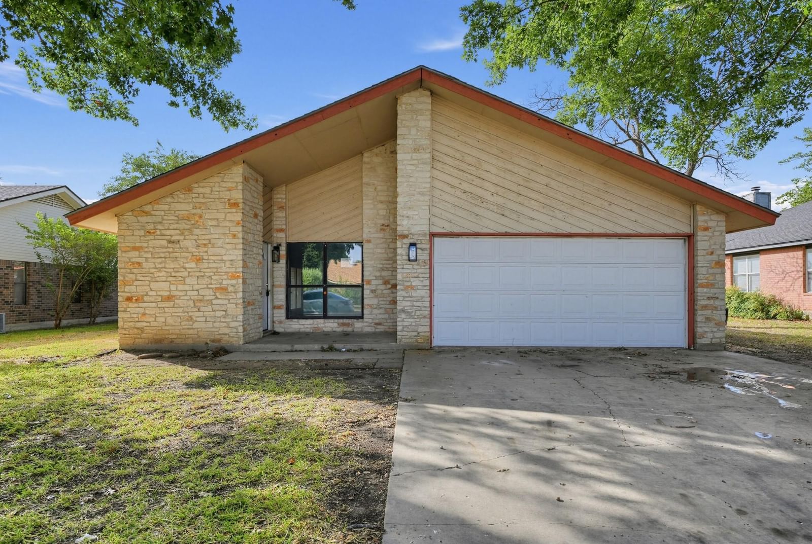 1805 Cedarlawn ST - Photo 1