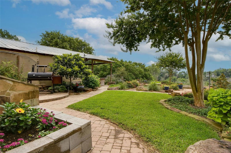 Property photo 38