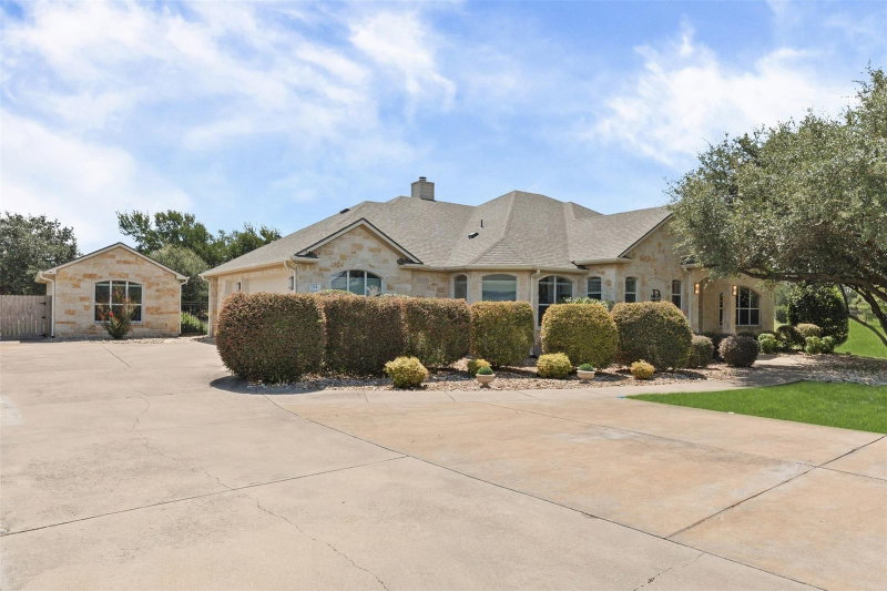 Property photo 35