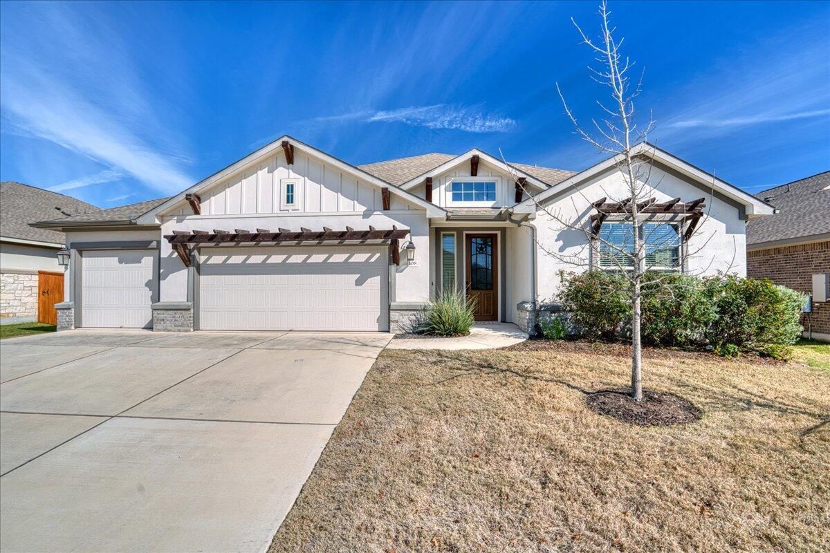 108 Strata DR - Photo 1