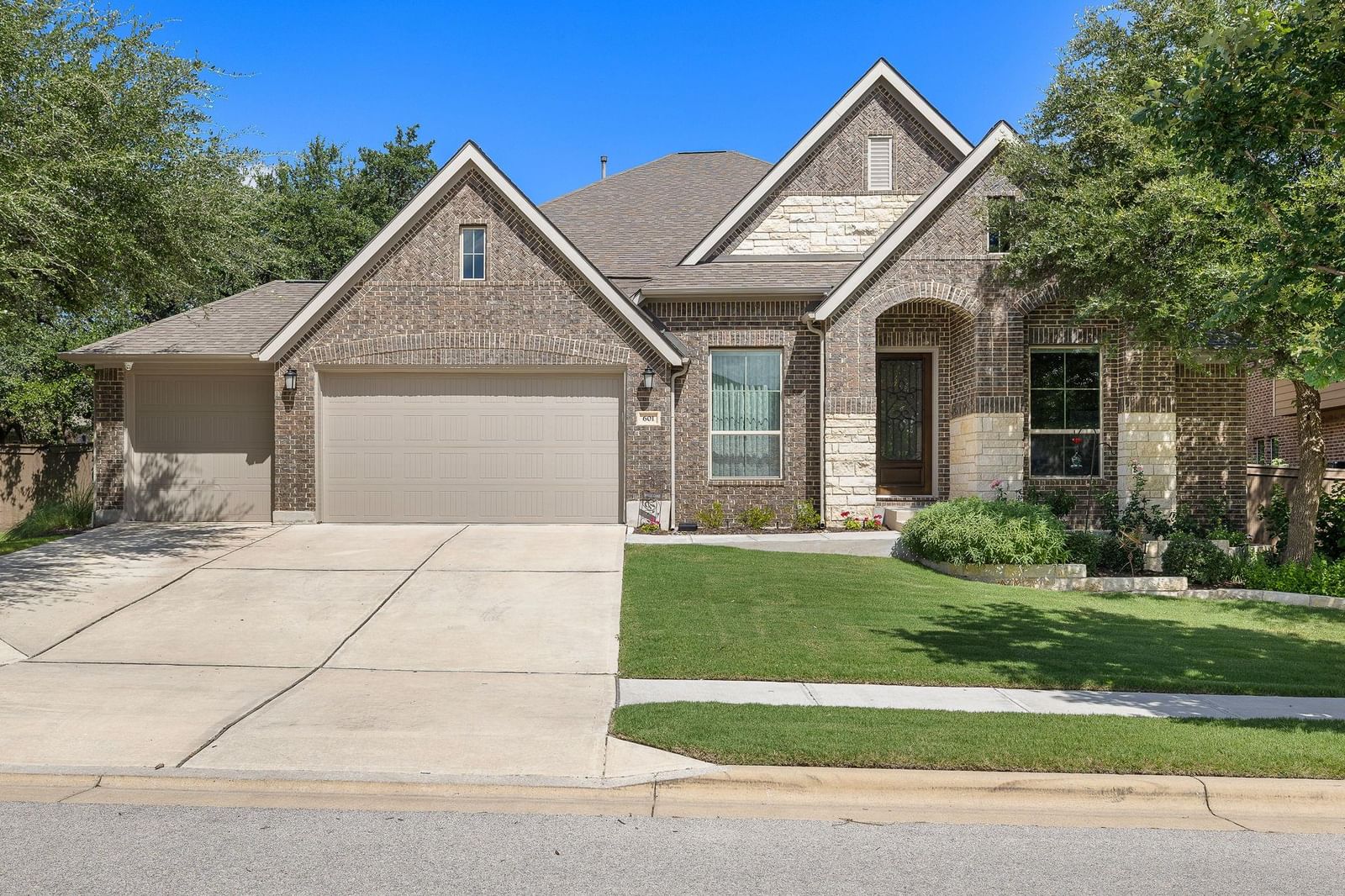 601 Judge Fisk DR - Photo 1