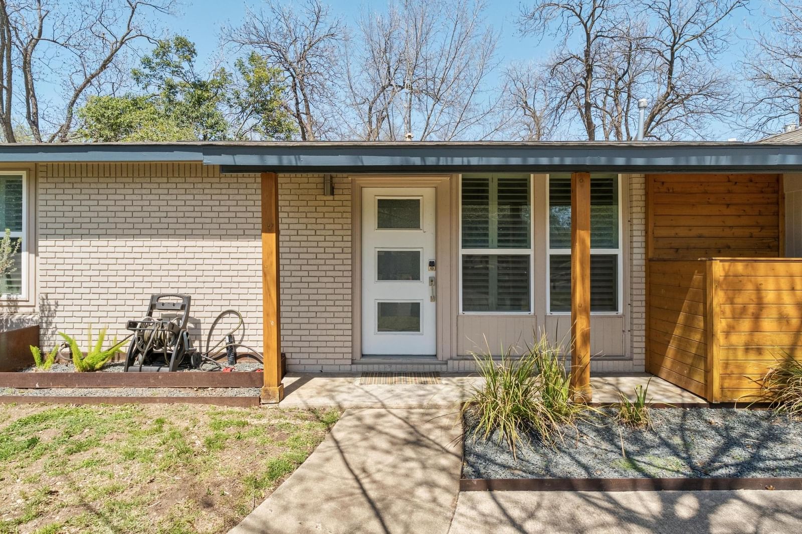 6414 Kenilworth DR - Photo 1