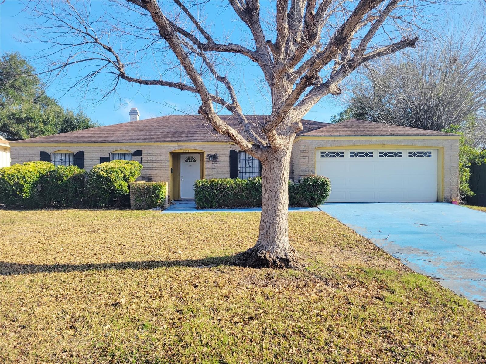 6605 Highpoint DR - Photo 1