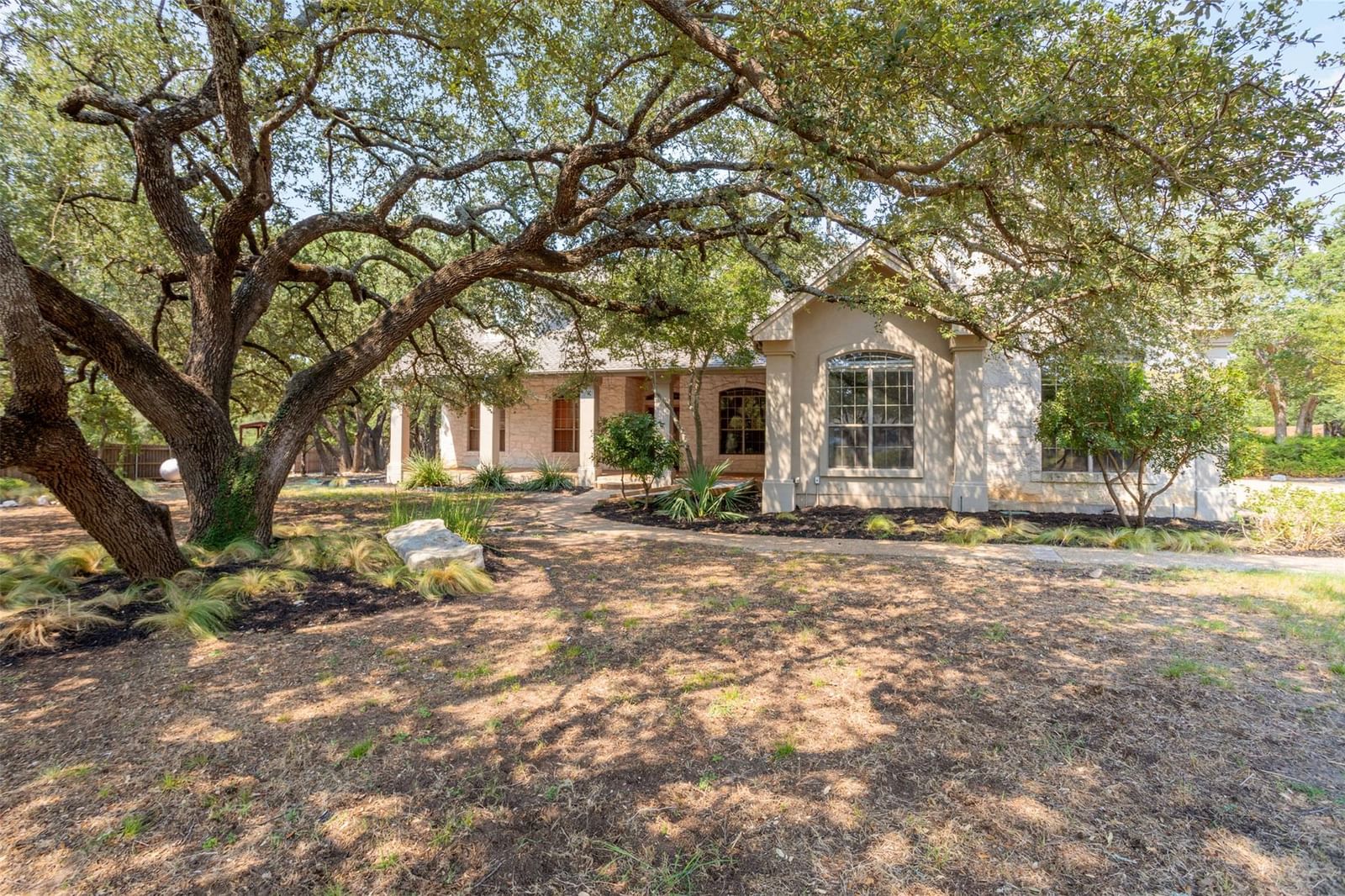 107 Hallie CT - Photo 1