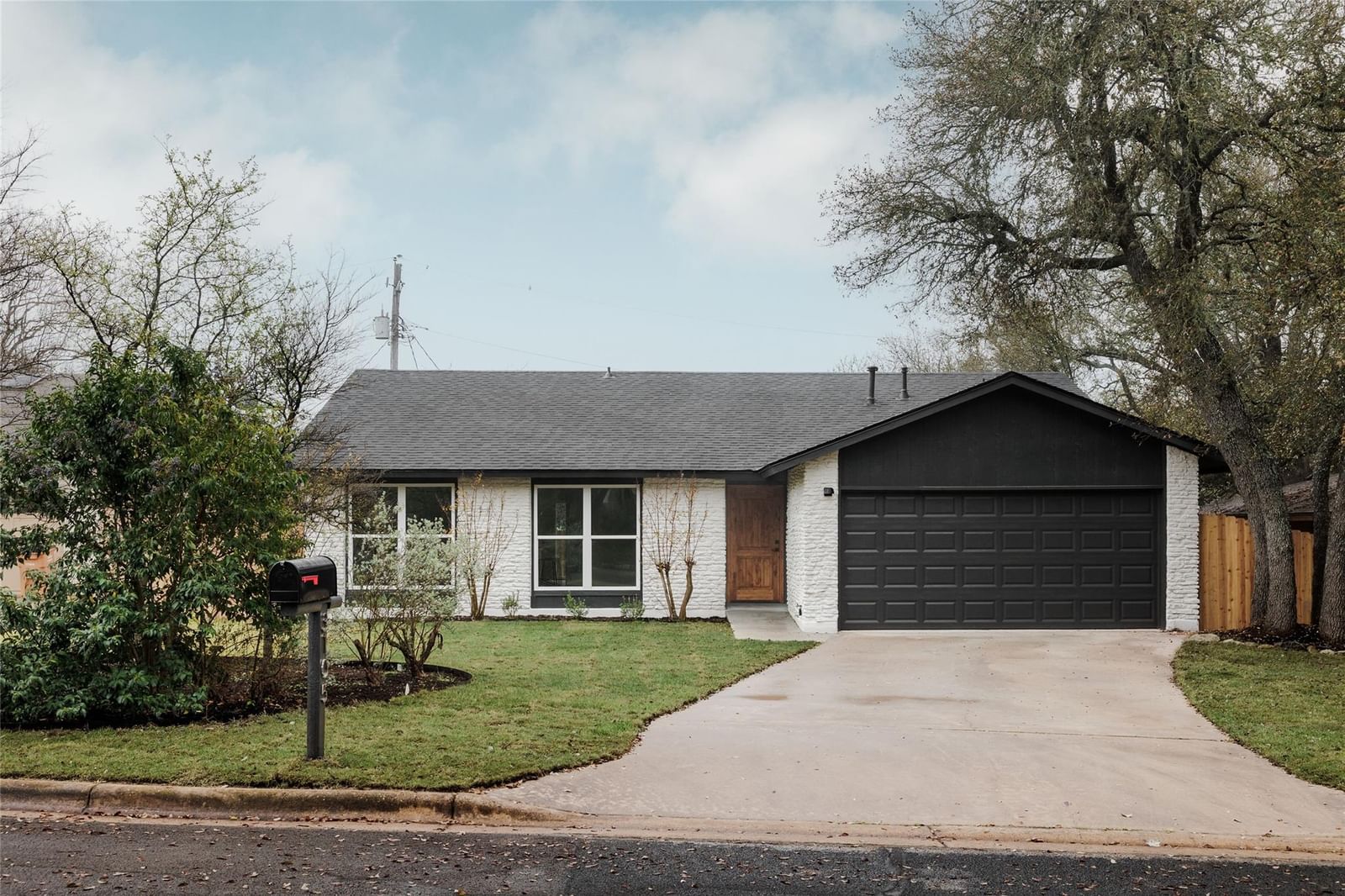 3105 Jeanette CT - Photo 1