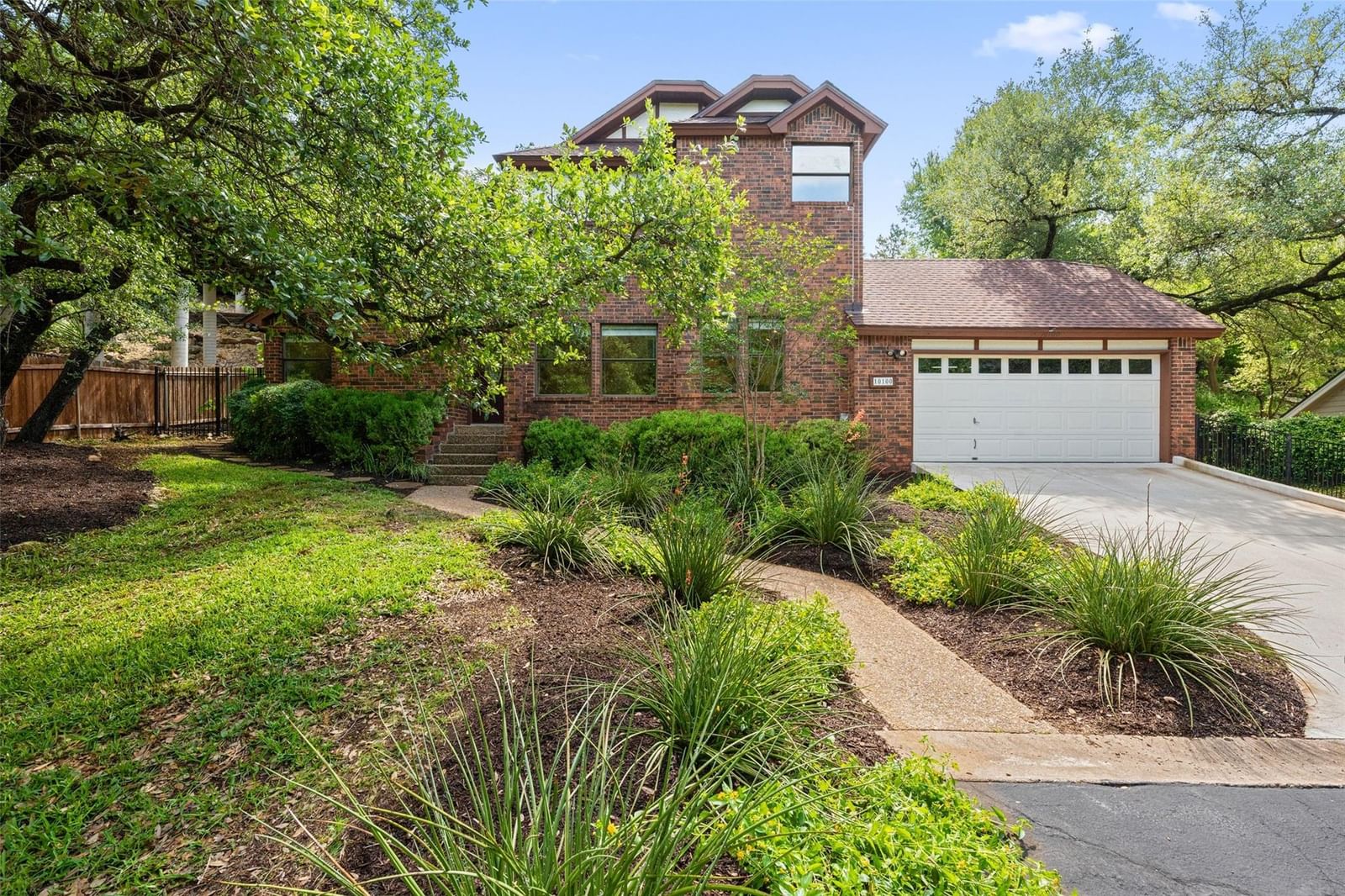 10100 Talleyran DR - Photo 1