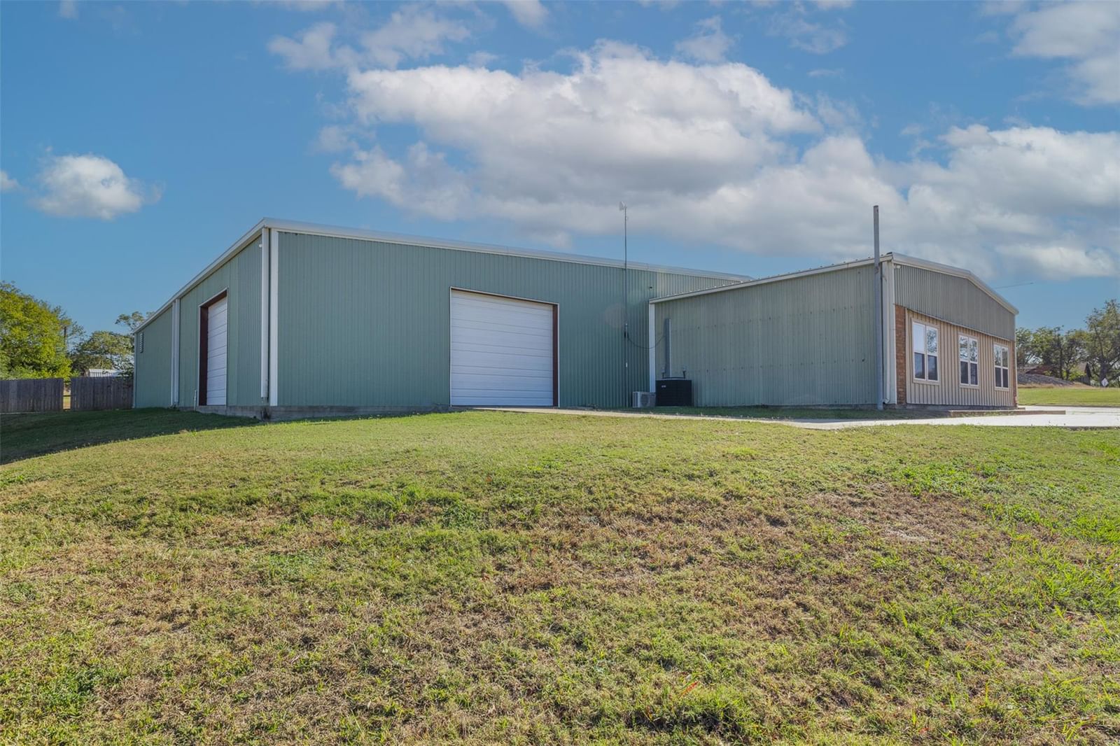 406 Gray ST - Photo 1