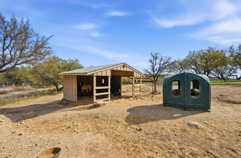 Property photo 33