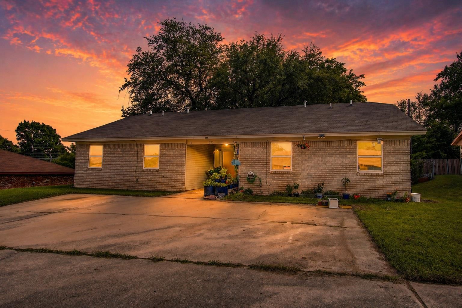 203 Sorrell DR #A & B - Photo 1