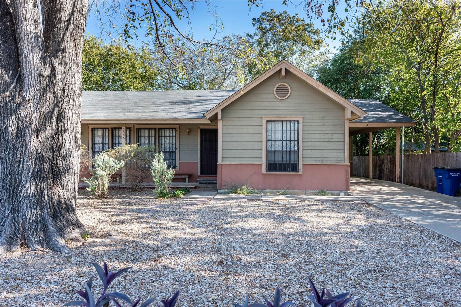 5006 Sara DR - Photo 1