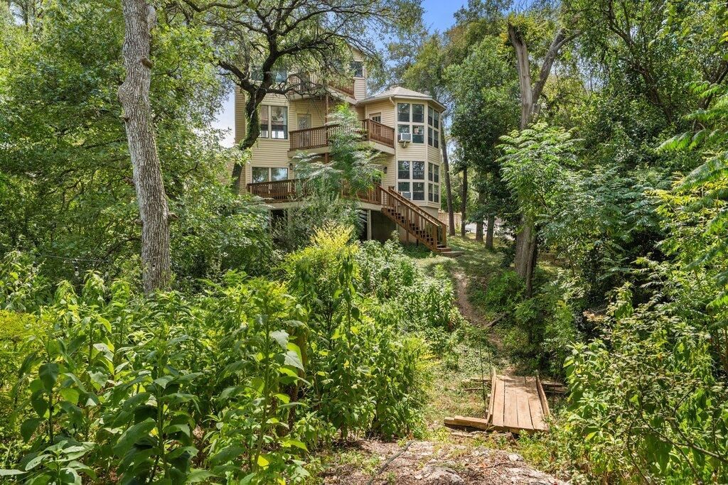501 Westbrook DR - Photo 1