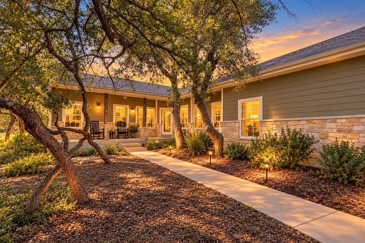 204 Deer Creek CIR - Photo 1