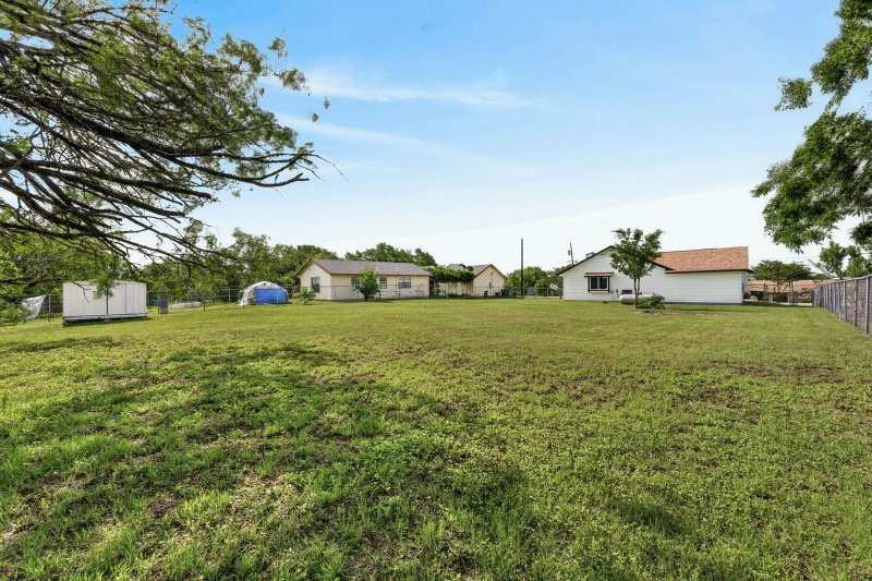 Property photo 24