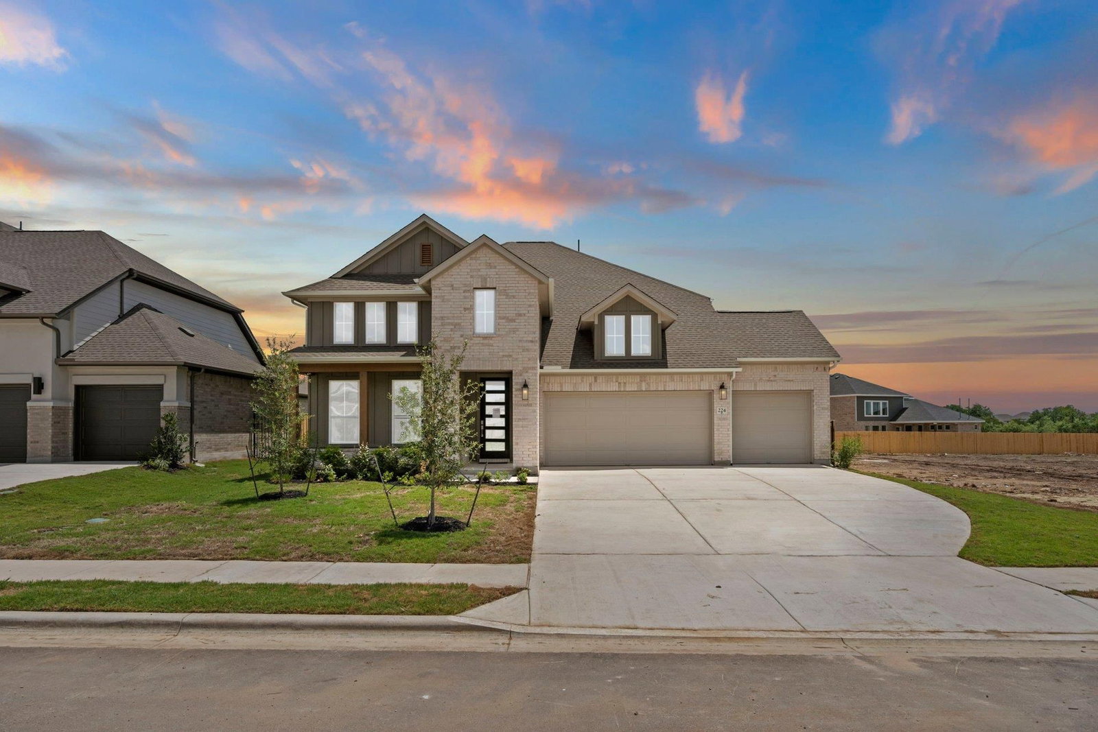 224 Pacific Grove CIR - Photo 1