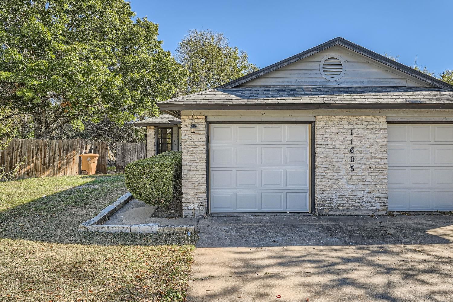 11605 Poplar CV - Photo 1