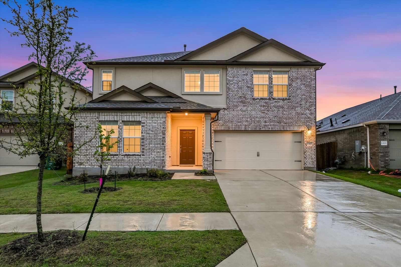 1317 Aquilla LN - Photo 1