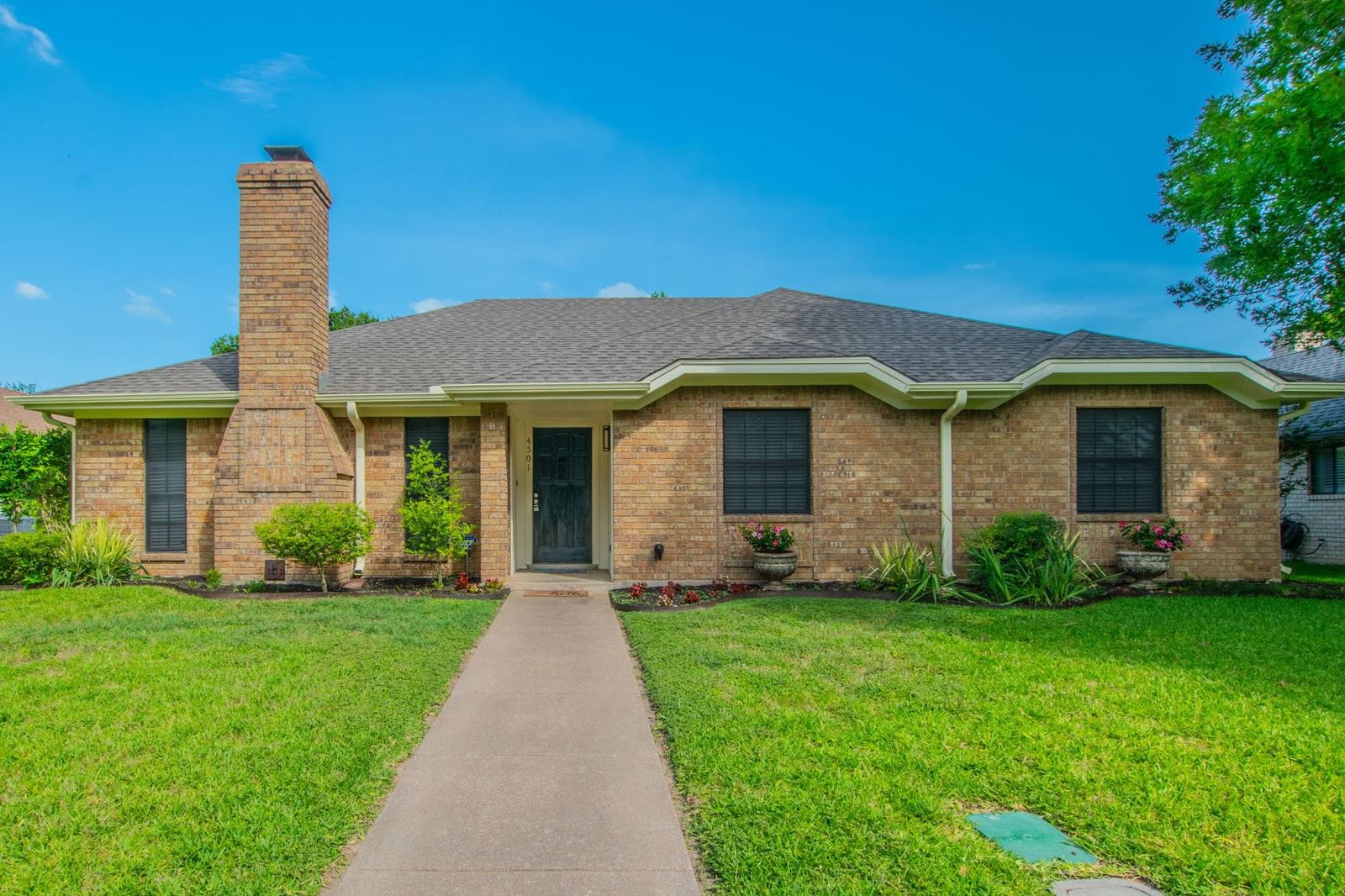 4501 Stagecoach Trail - Photo 1