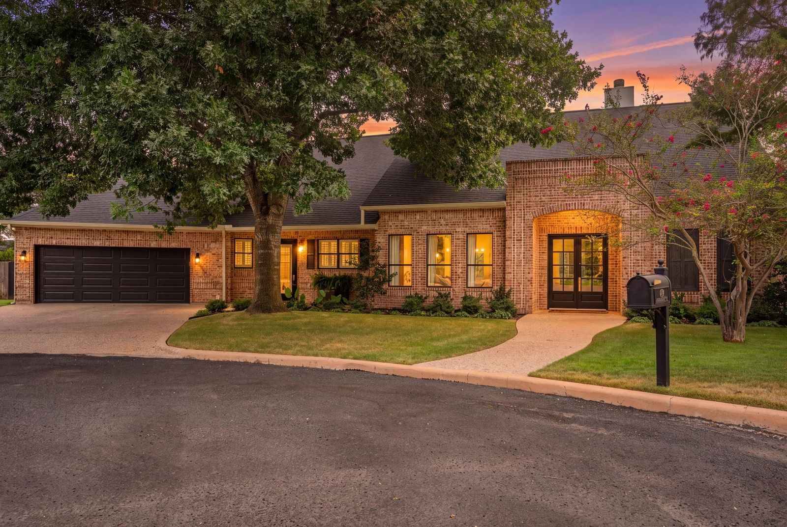 419 Candlelight CIR - Photo 1