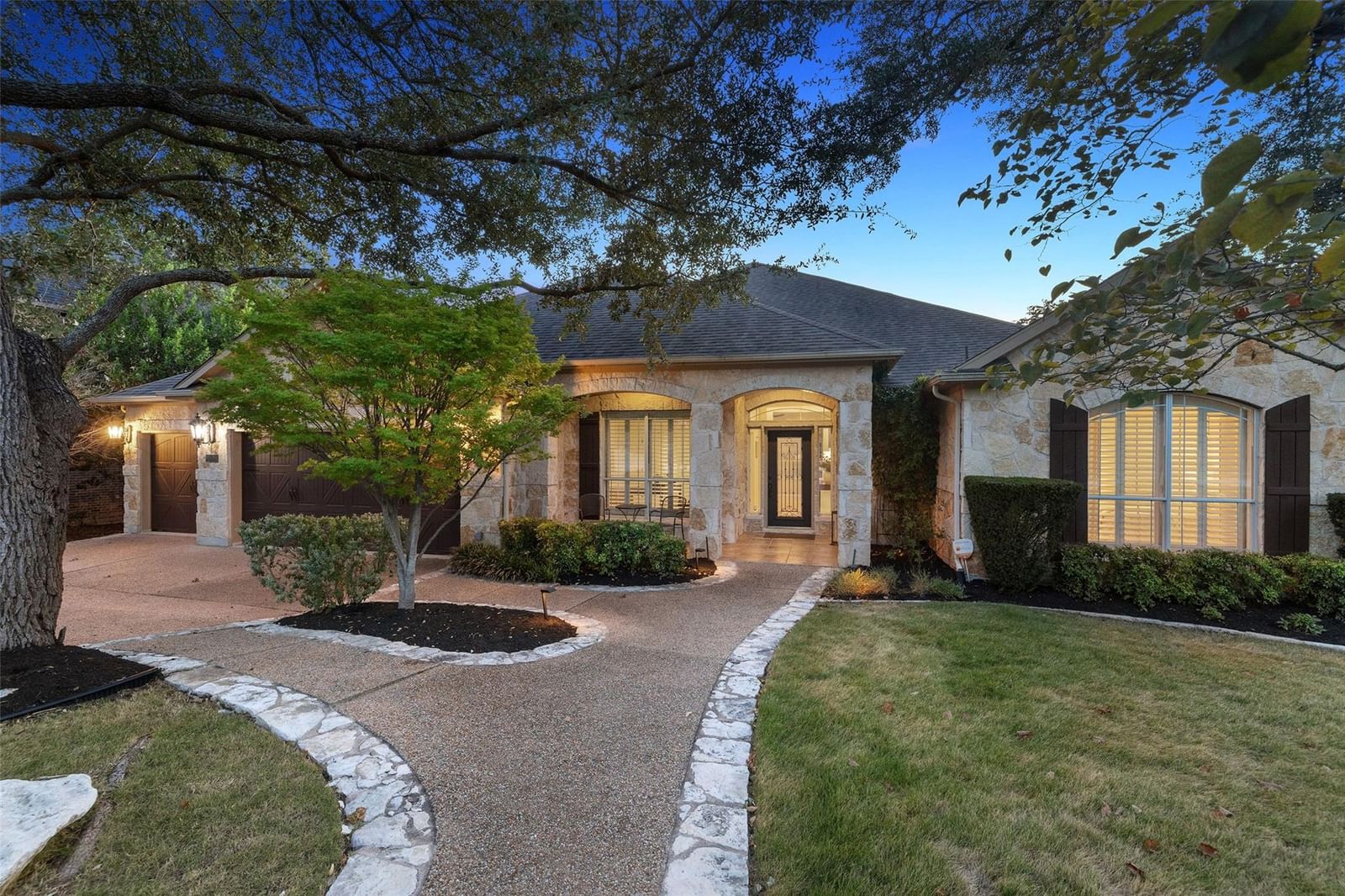 581 Aspen DR - Photo 1