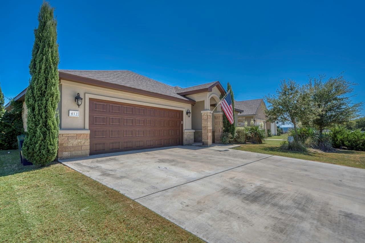 412 Jake DR - Photo 1