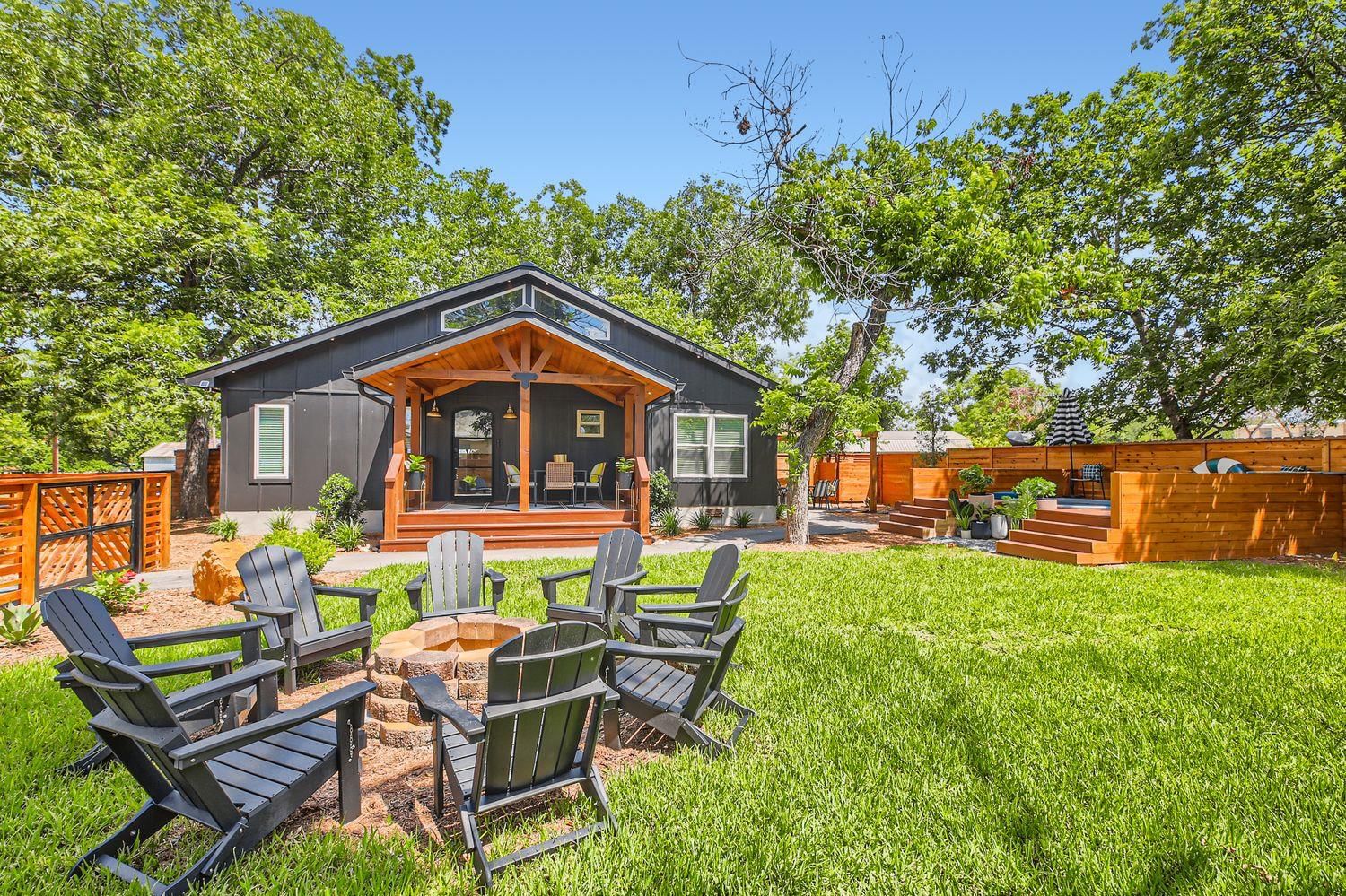 852 Houston Ave - Photo 1