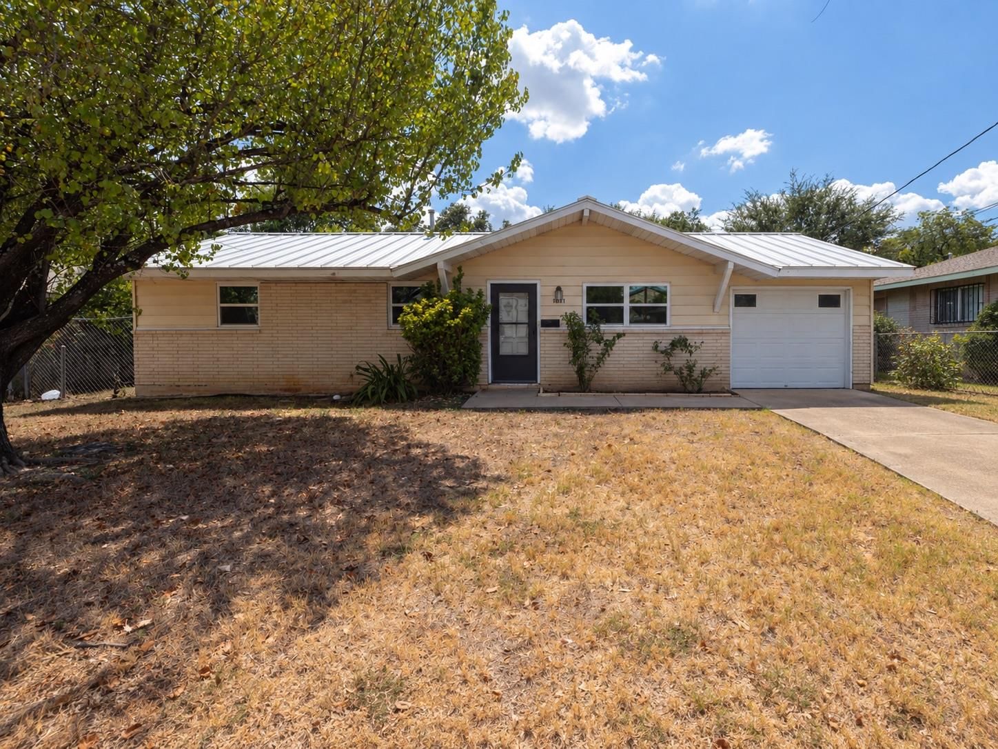 1611 Wheless LN - Photo 1