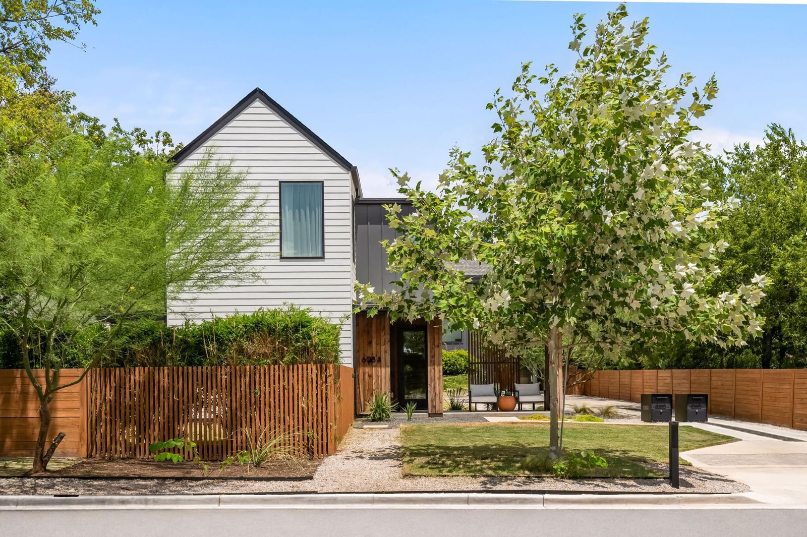 608 Brentwood ST #A - Photo 1