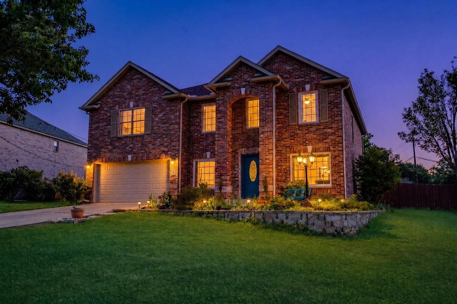 200 S Prairie LN - Photo 1