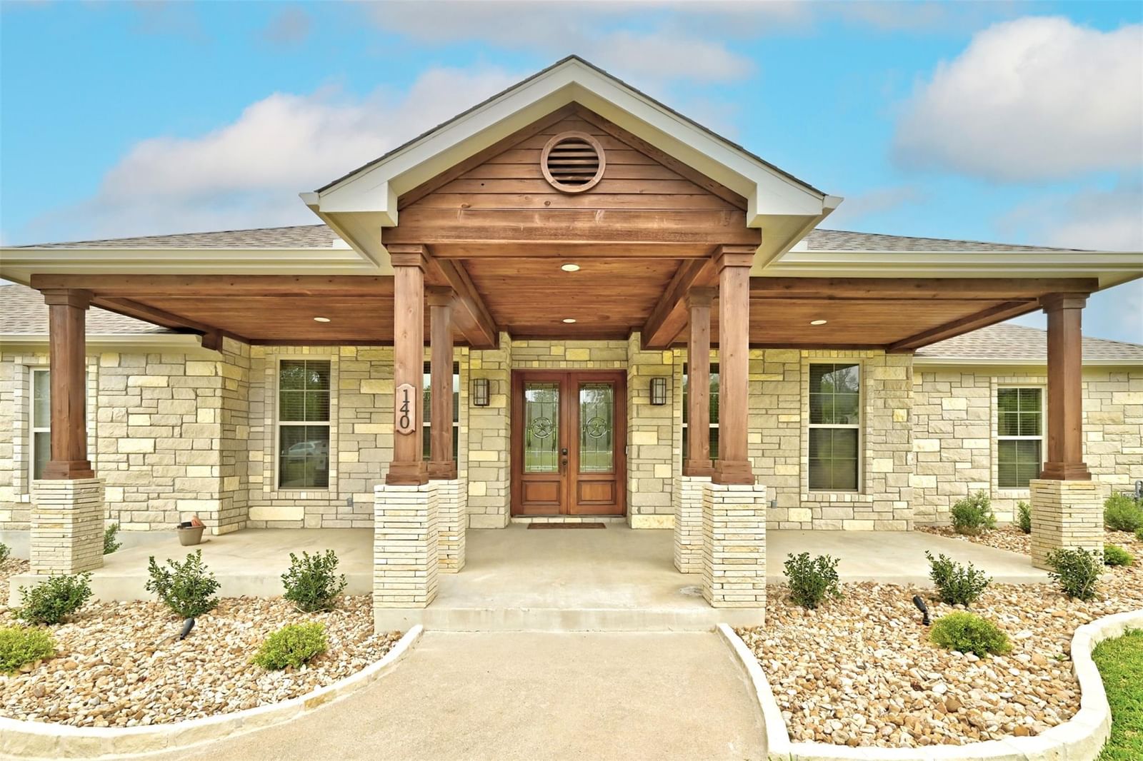 140 Winchester RD - Photo 1