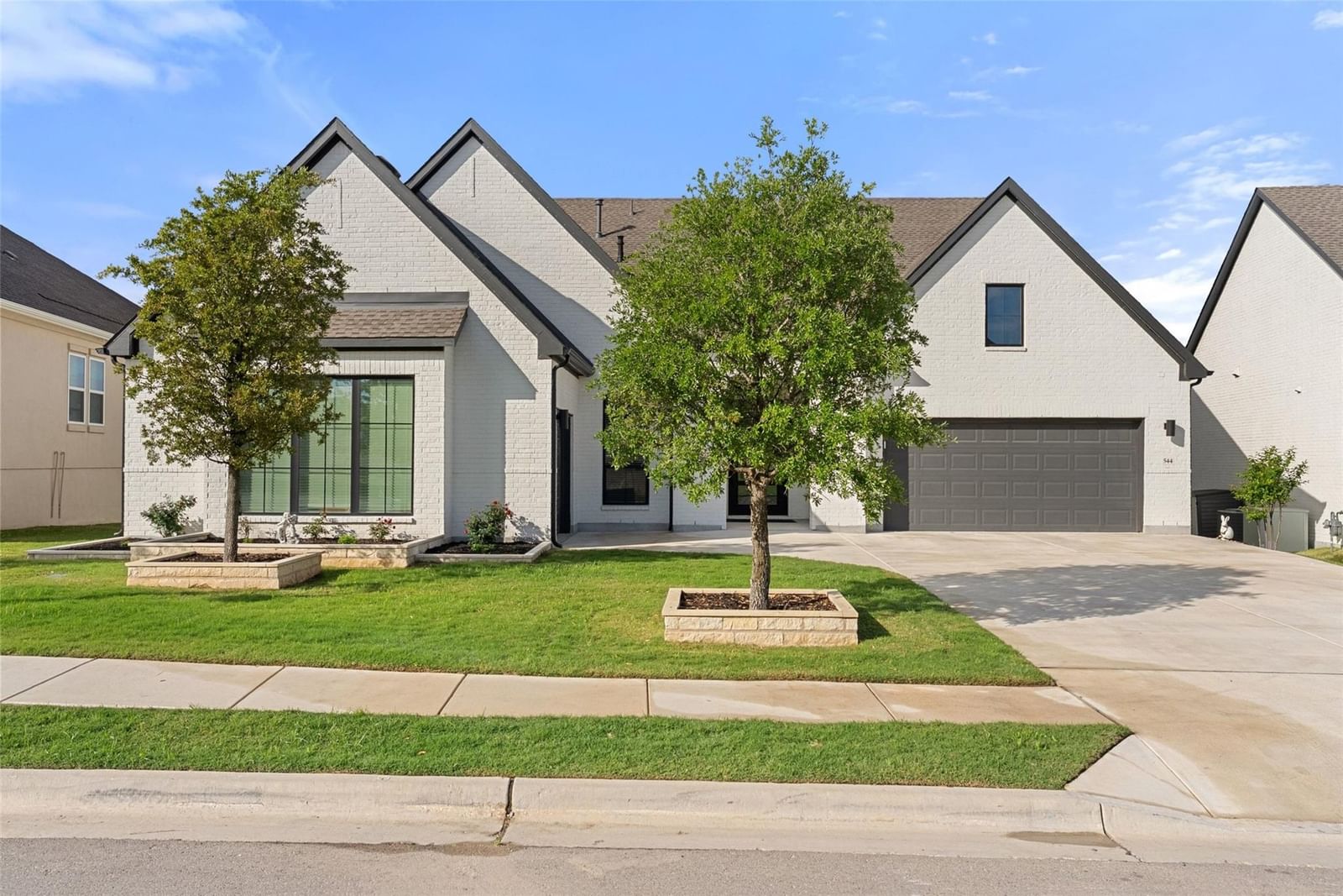 544 Castillo BND - Photo 1