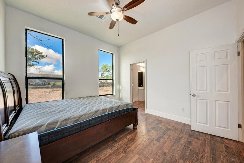 Property photo 25