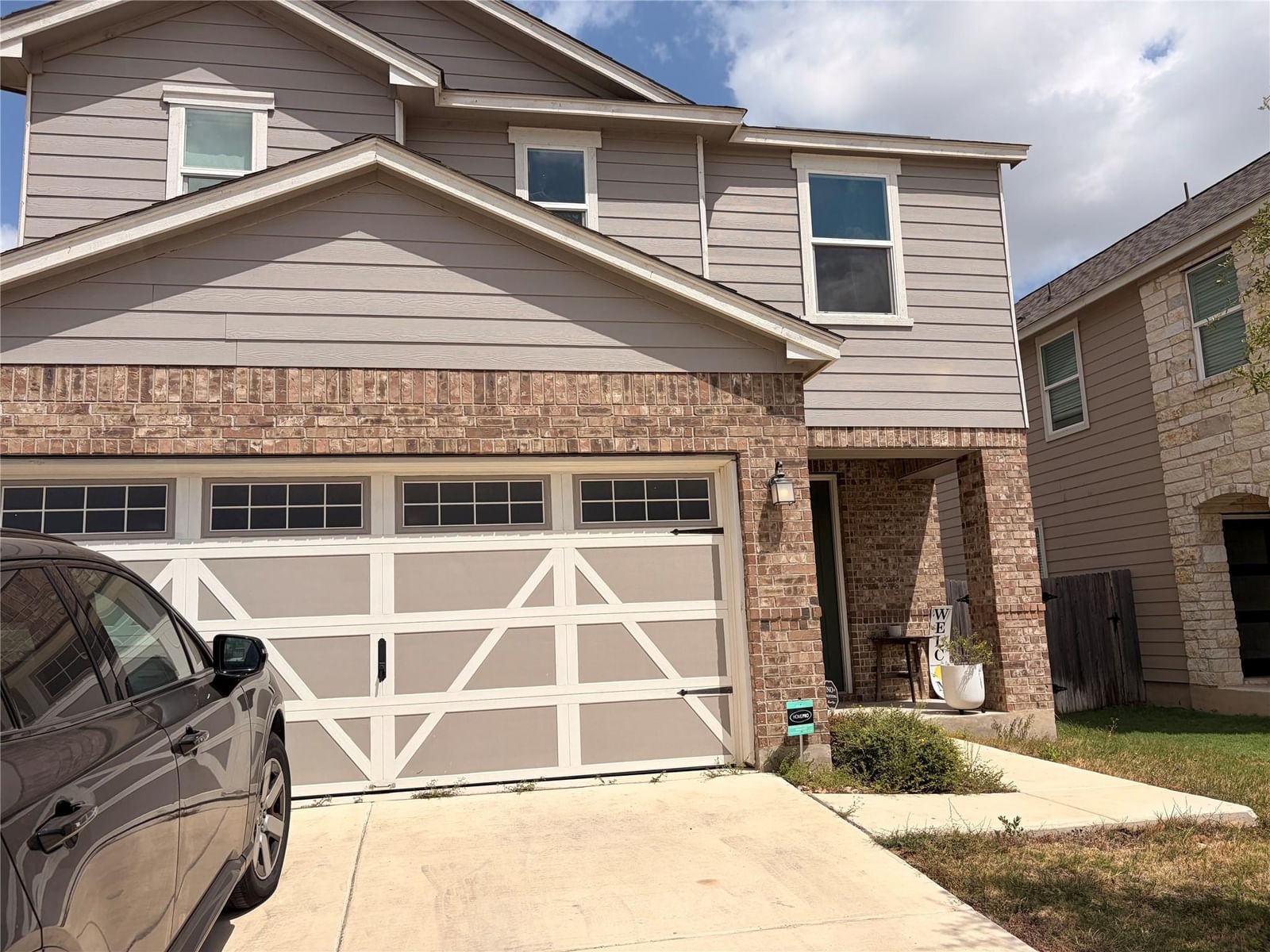 1007 Brambles DR - Photo 1