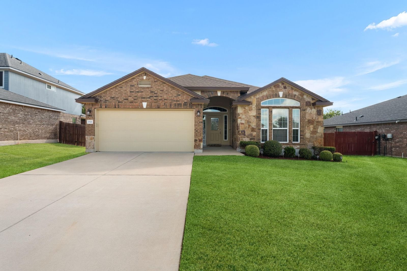 1521 Starlight DR - Photo 1