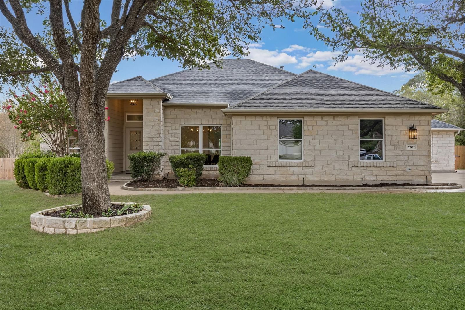 2909 Cavern Mist LN - Photo 1