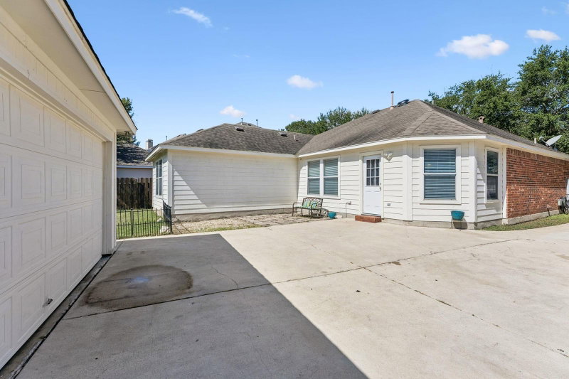 Property photo 35