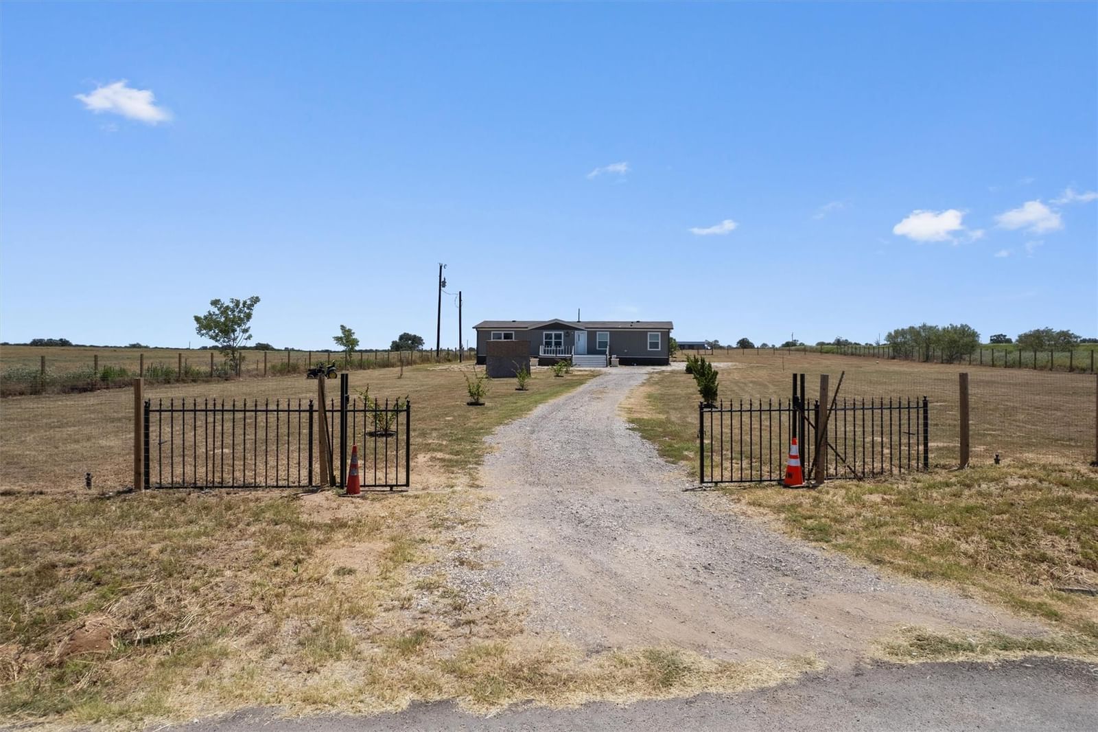 263 N Cedar Creek DR - Photo 1