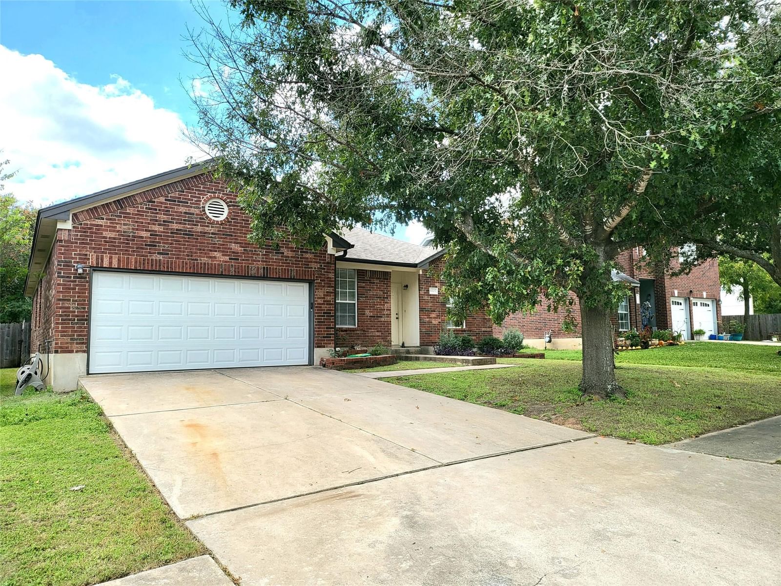 8505 Chat LN - Photo 1