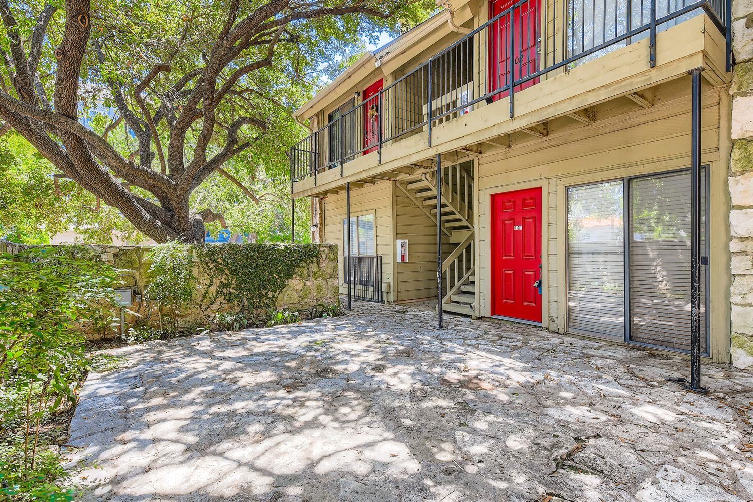 708 Graham PL #101 - Photo 1