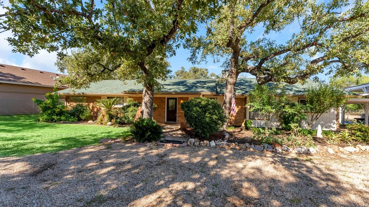 105 Agarita DR - Photo 1