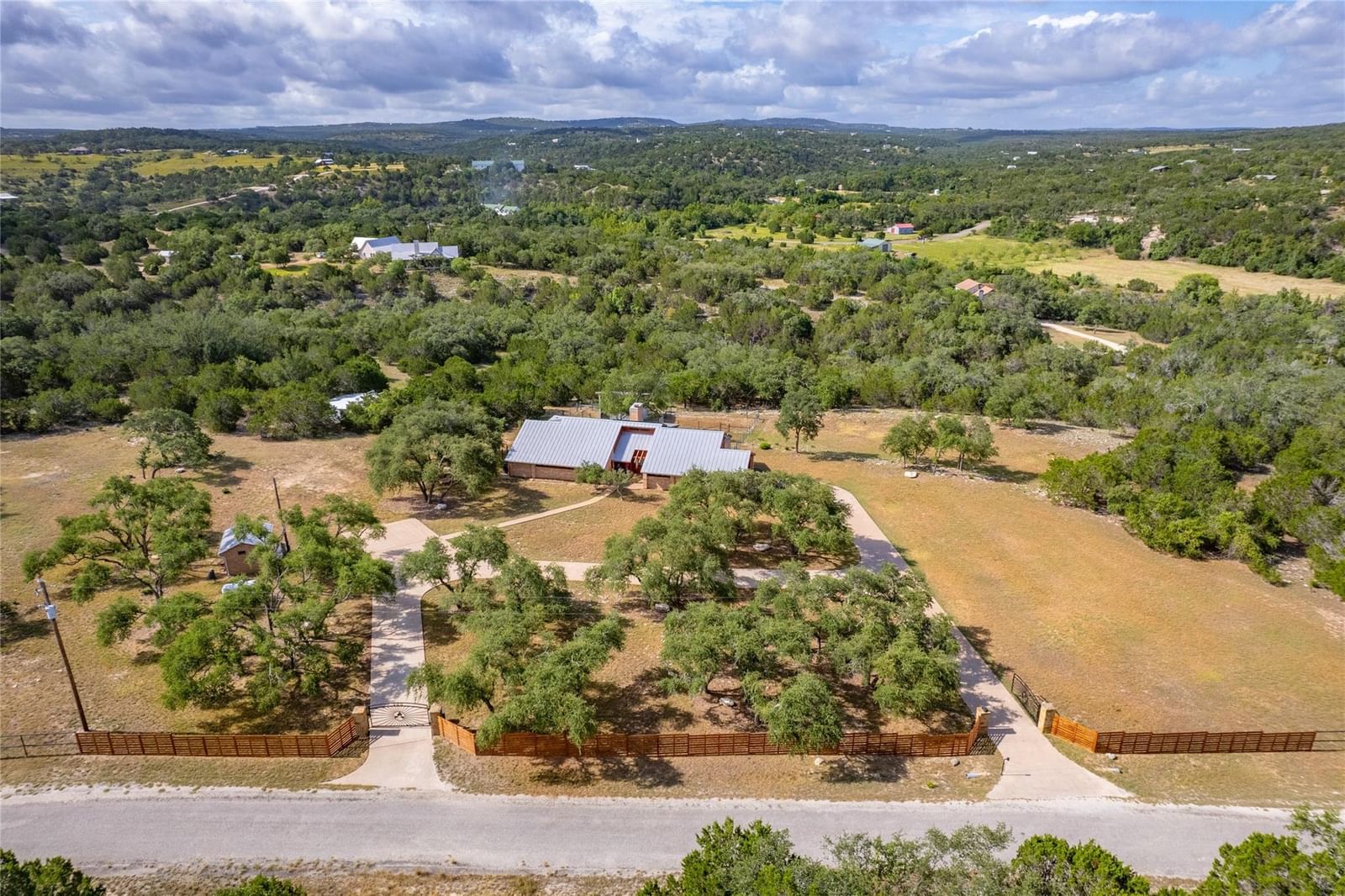 300 Sycamore Valley RD - Photo 1