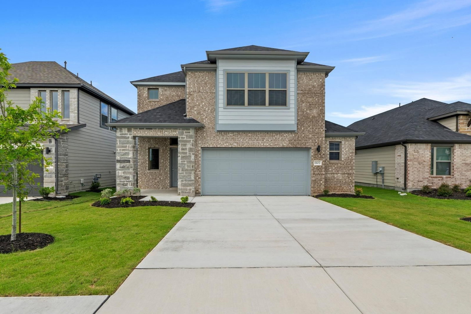 1102 Universal DR - Photo 1