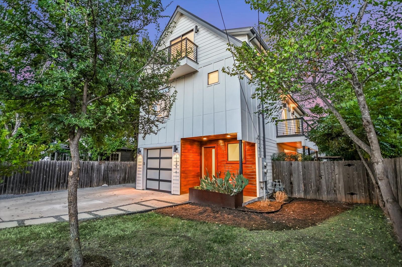 1127 Gunter ST #1 - Photo 1