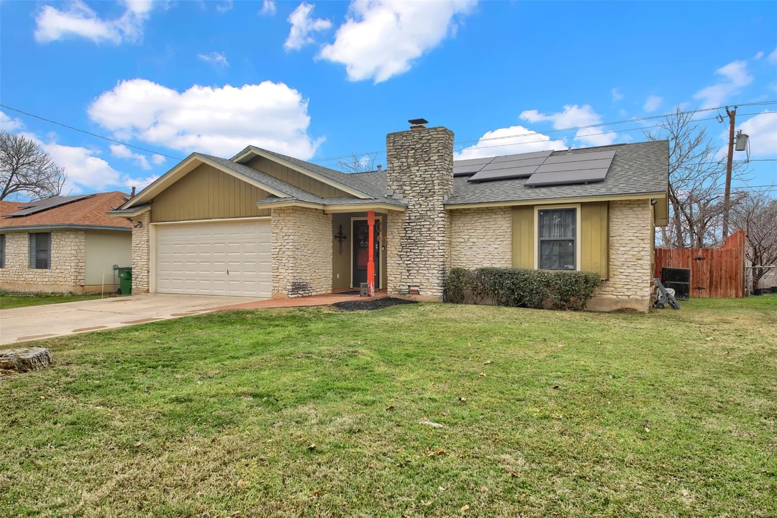 1713 Parkside CIR - Photo 1
