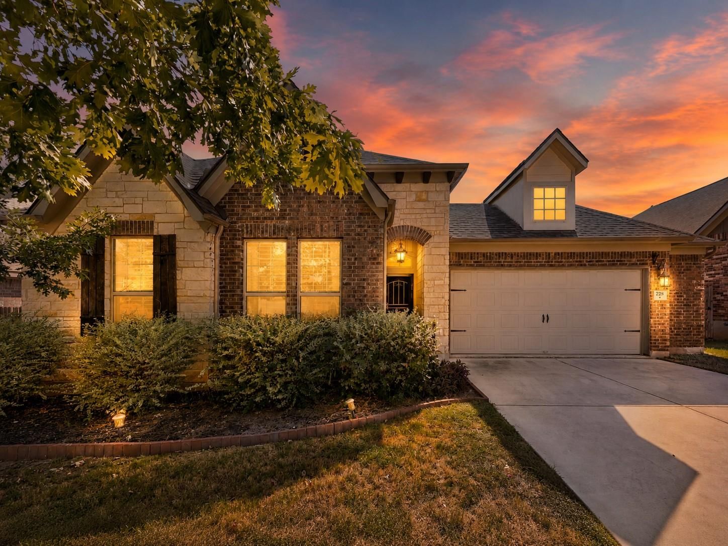 228 Mandana ST - Photo 1